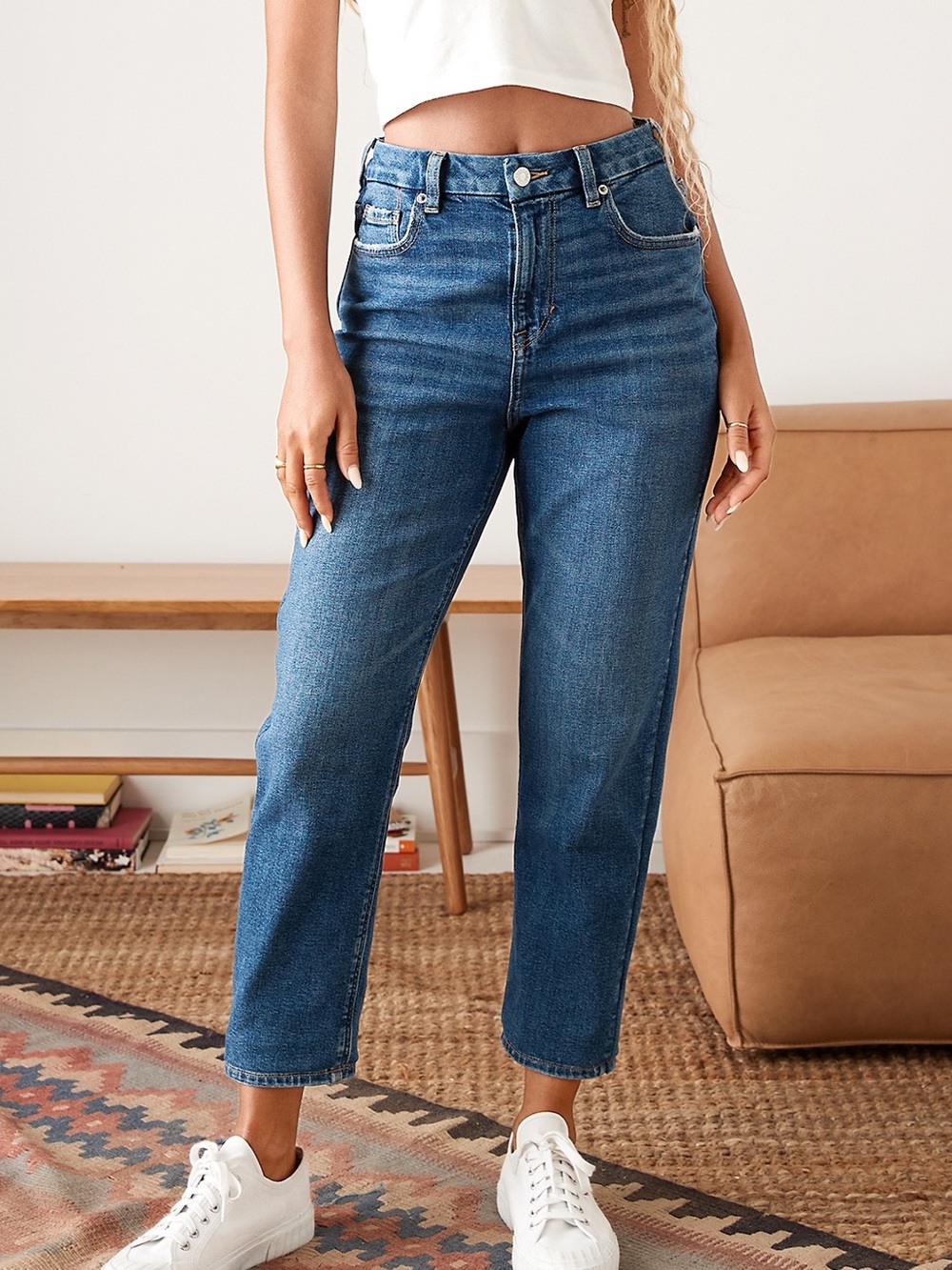 American Eagle AE Curvy Mom Jeans Size 0 Regular - Medium Blue Wash